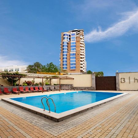 Bien Hotel Yerevan Bagian luar foto