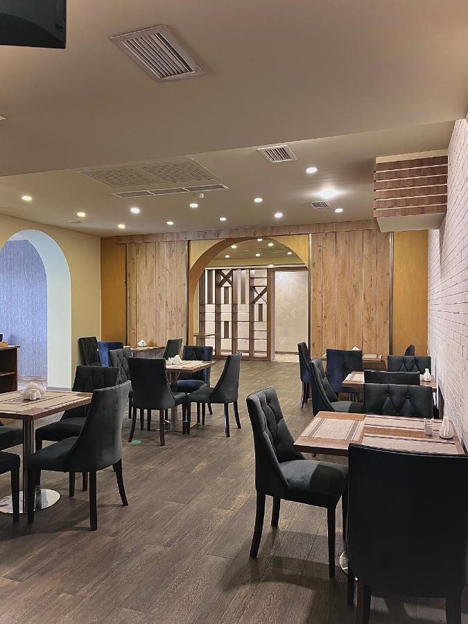Bien Hotel Yerevan Bagian luar foto