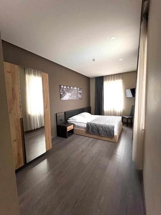 Bien Hotel Yerevan Bagian luar foto